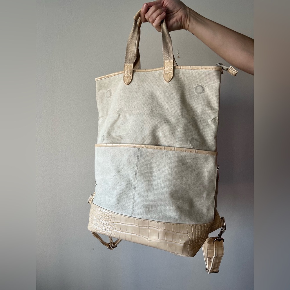 BEIS THE EVERYDAY CONVERTIBLE BACKPACK IN BEIGE CROC